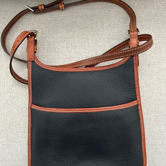 Dooney & Bourke Black Pebbled Leather Crossbody – Excellent Condition - Picture 3 of 6